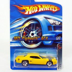 Hot Wheels 1971 Plymouth GTX #101 Muscle Mania 1 of 5 Yellow Die-Cast Car 2006